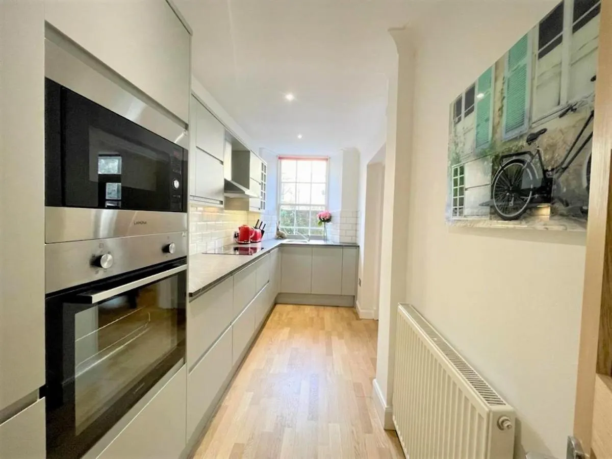 Apartment Elite 3 Bed New Town Apt With Private Walled Garden Edinburgh Großbritannien