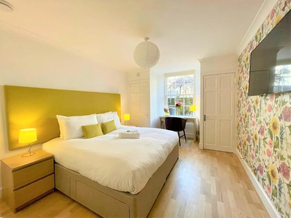 Elite 3 Bed New Town Apt With Private Walled Garden Edinburgh Apartment