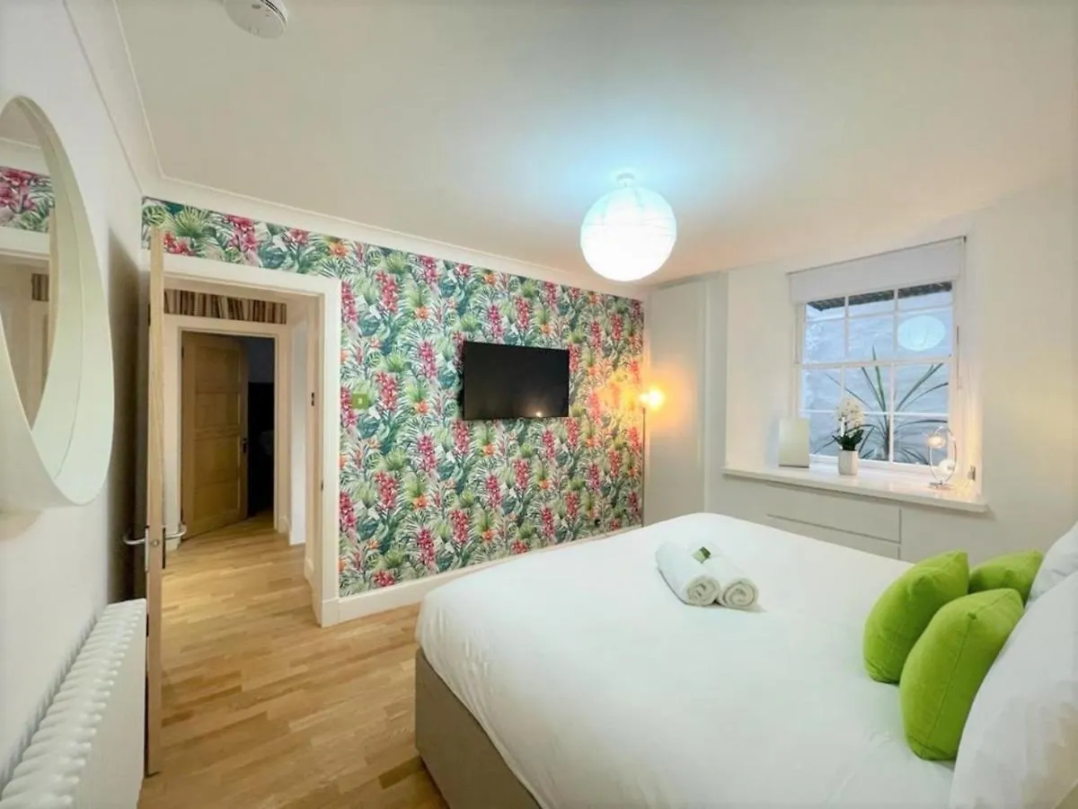 Apartment Elite 3 Bed New Town Apt With Private Walled Garden Edinburgh